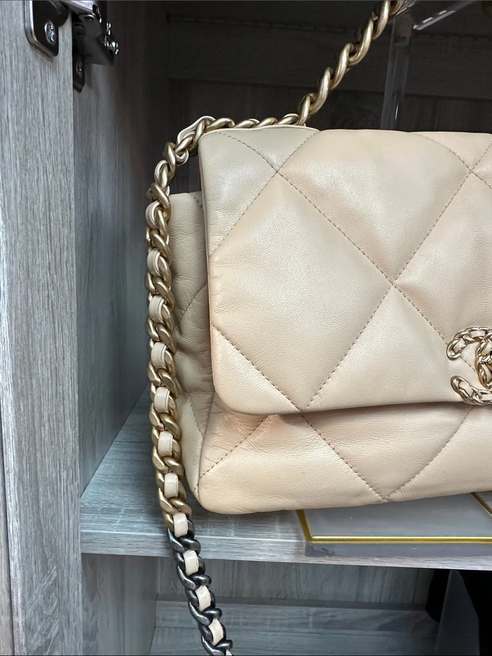 Chanel 19 Quilted Leather shoulder bag